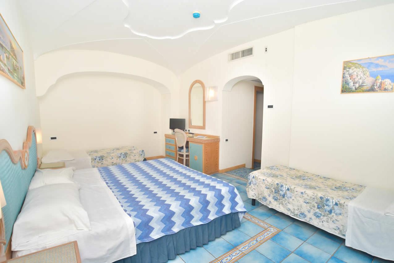 hotelitaliaischia en rooms 020